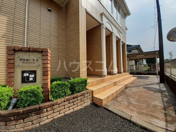 15/27 エントランス