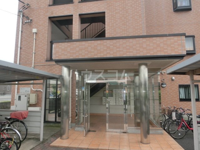 22/30 エントランス