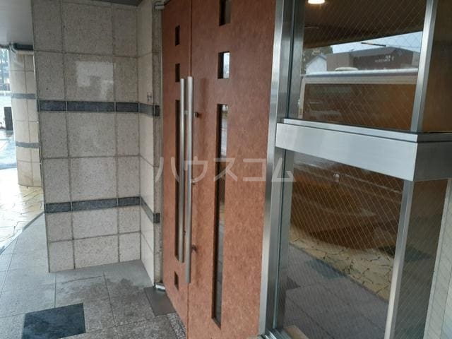 17/23 エントランス