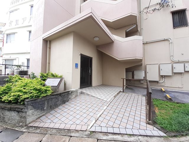 15/21 エントランス