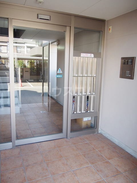 14/20 エントランス