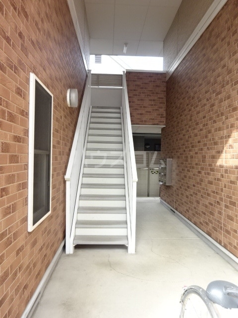 13/22 エントランス