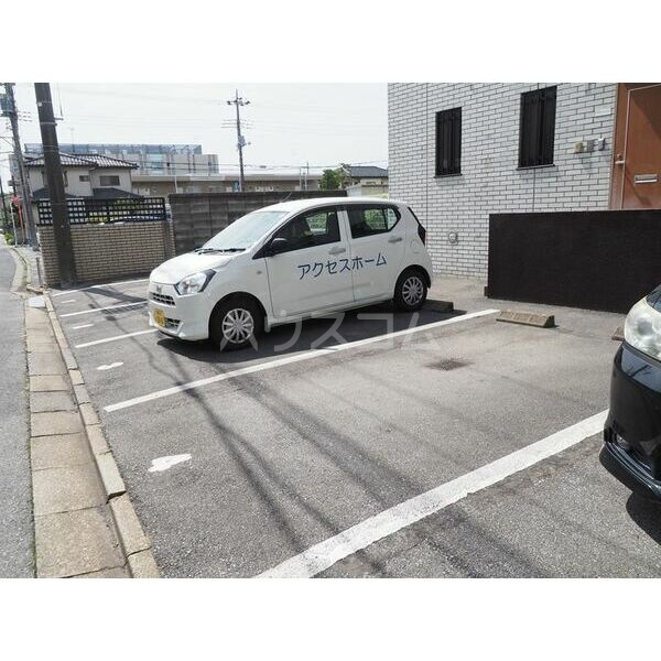 17/25 駐車場
