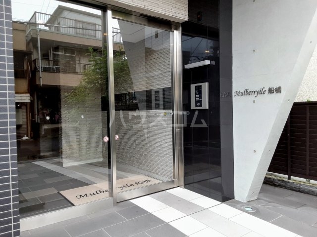 19/27 エントランス