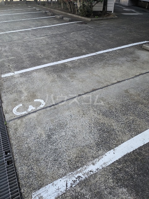 25/30 駐車場