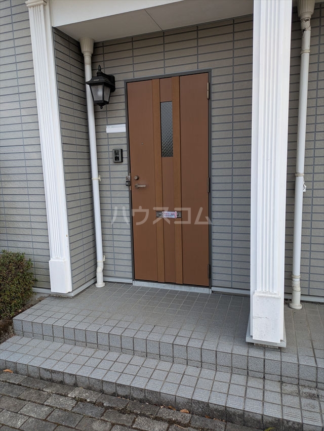 24/30 エントランス