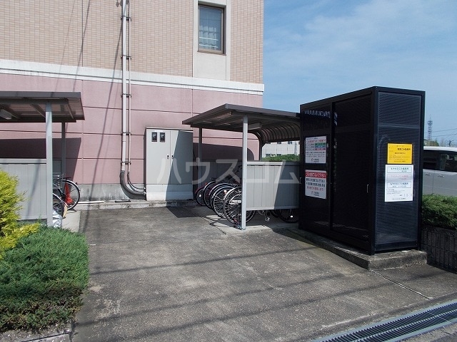 14/23 エントランス