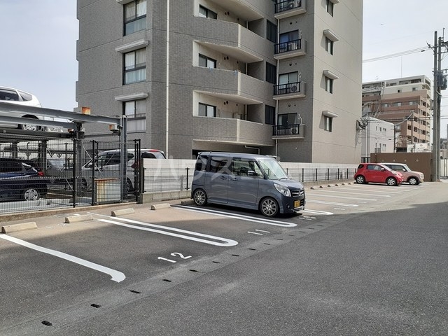 26/30 駐車場