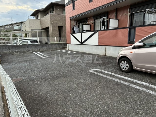 28/30 駐車場