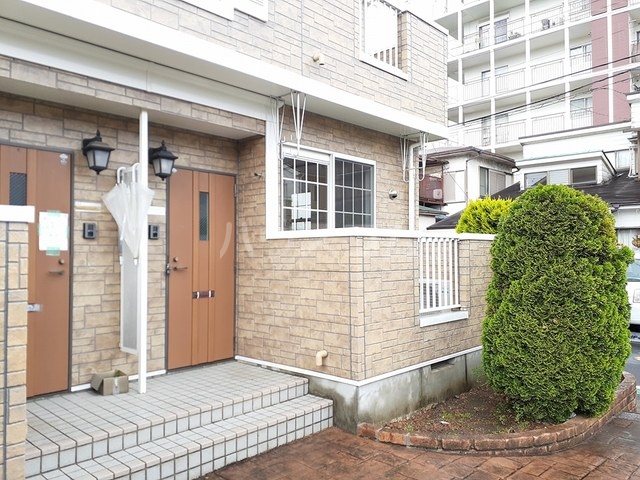 17/25 エントランス