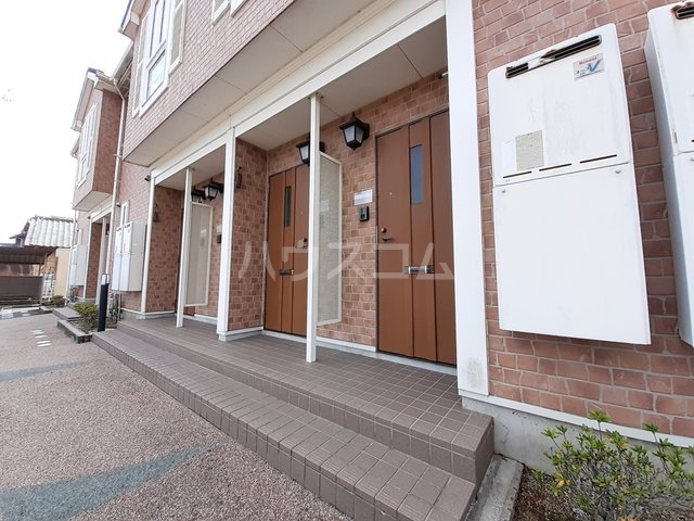 22/30 エントランス