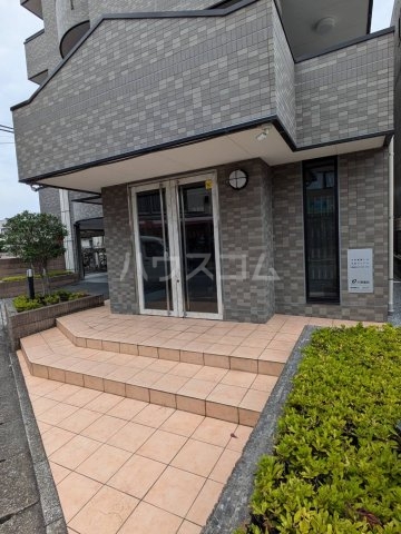 27/30 エントランス