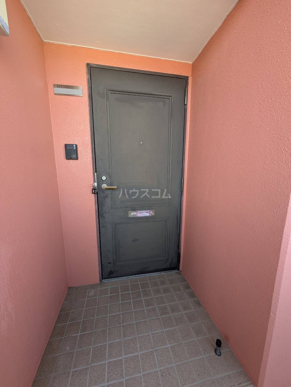 28/30 エントランス