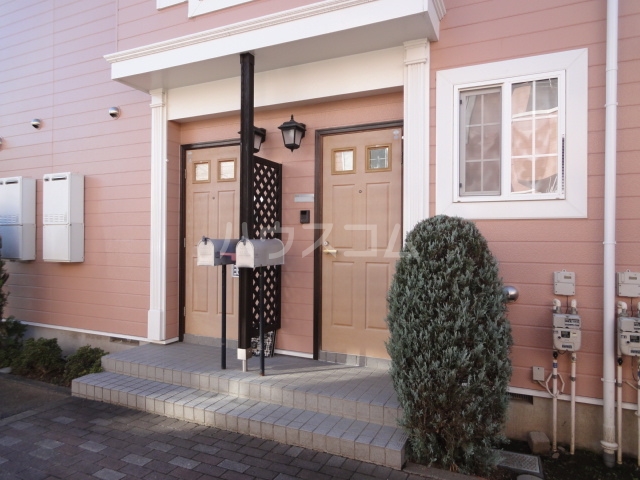 28/30 エントランス