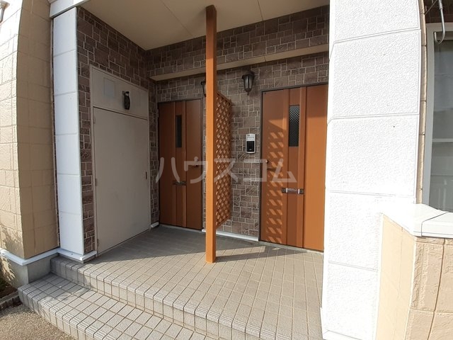 18/25 エントランス