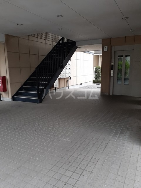 14/21 エントランス