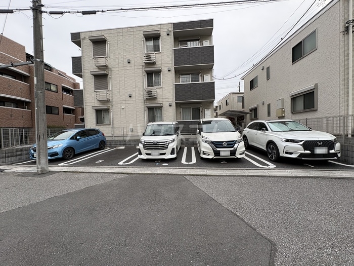 14/25 駐車場