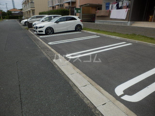 18/21 駐車場