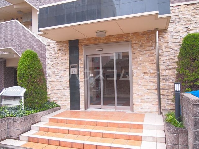 14/20 エントランス