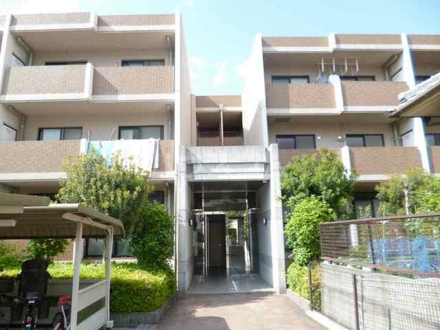 18/25 エントランス