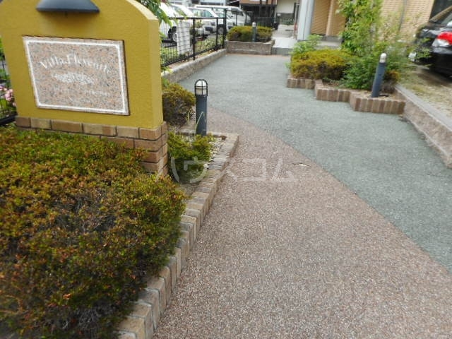 13/22 エントランス