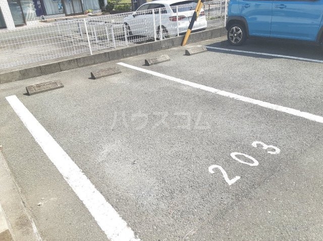 23/29 駐車場