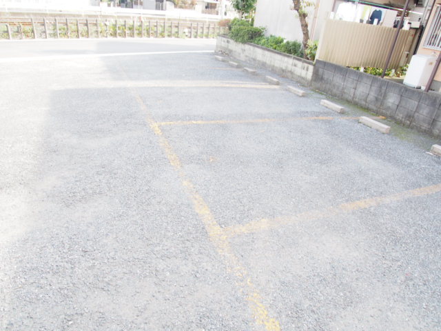 13/21 駐車場