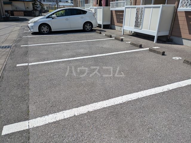 2/7 駐車場