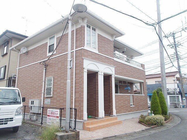 16/23 エントランス