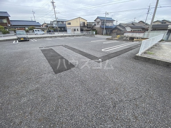 2/6 駐車場