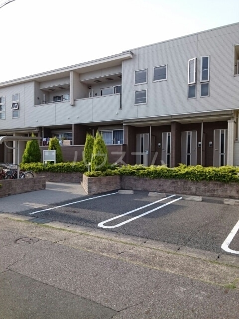14/21 駐車場