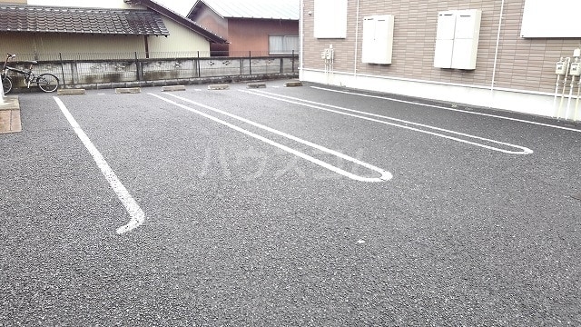 16/26 駐車場