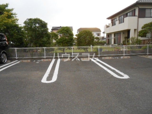 18/28 駐車場