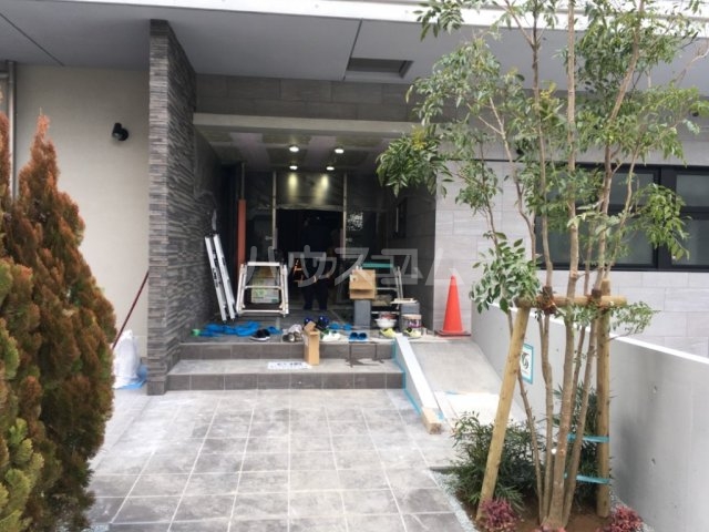 22/30 エントランス