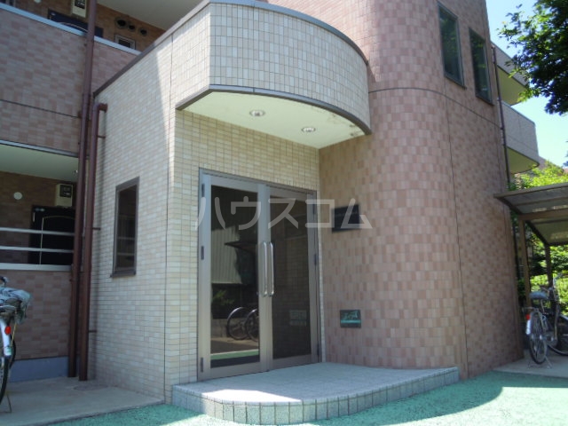 22/30 エントランス