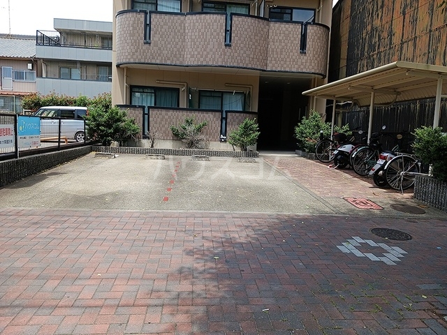 2/10 駐車場