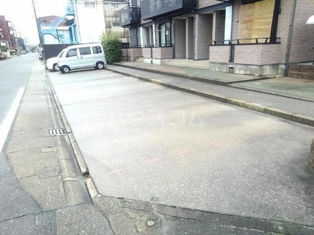 14/23 エントランス