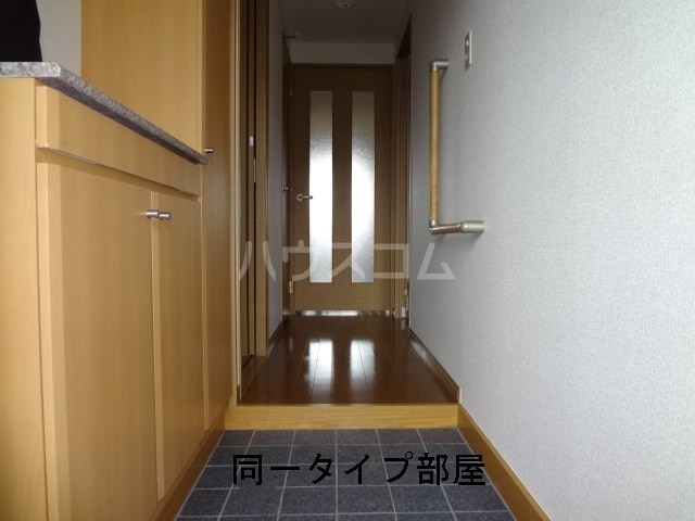 26/30 エントランス
