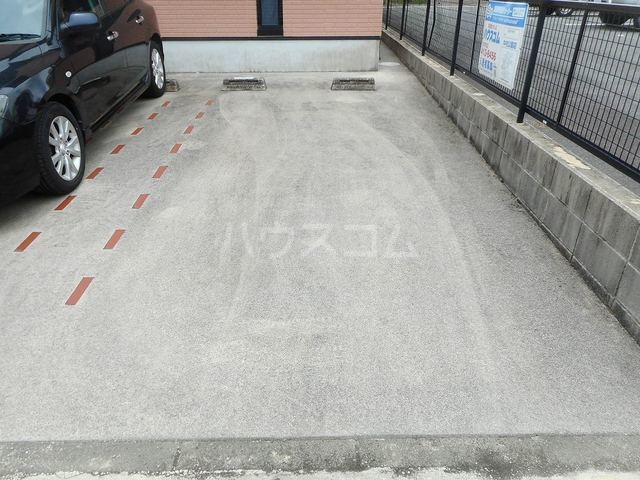 15/23 駐車場