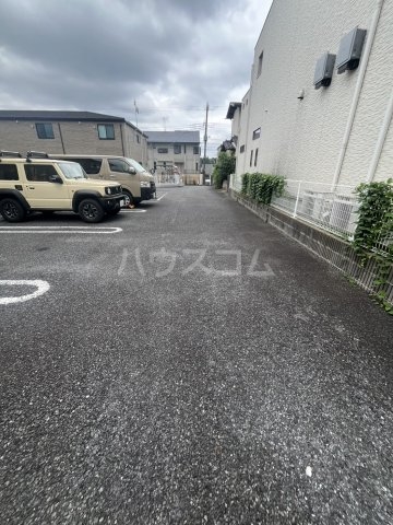 23/30 駐車場