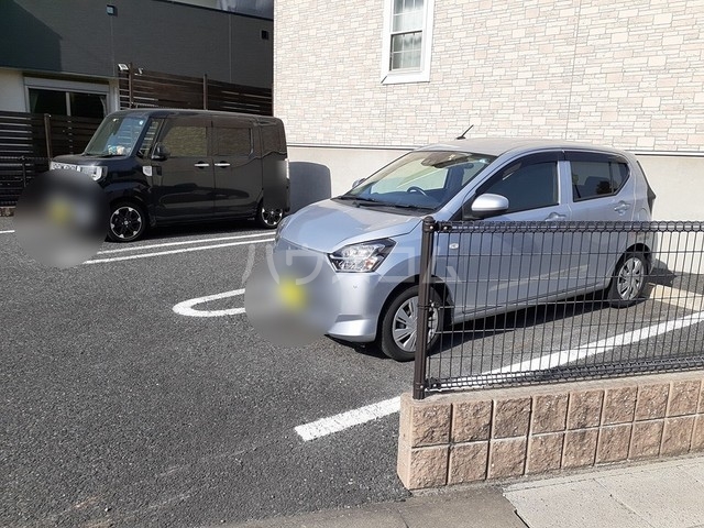 14/21 駐車場
