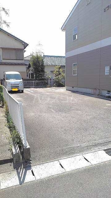 25/30 駐車場