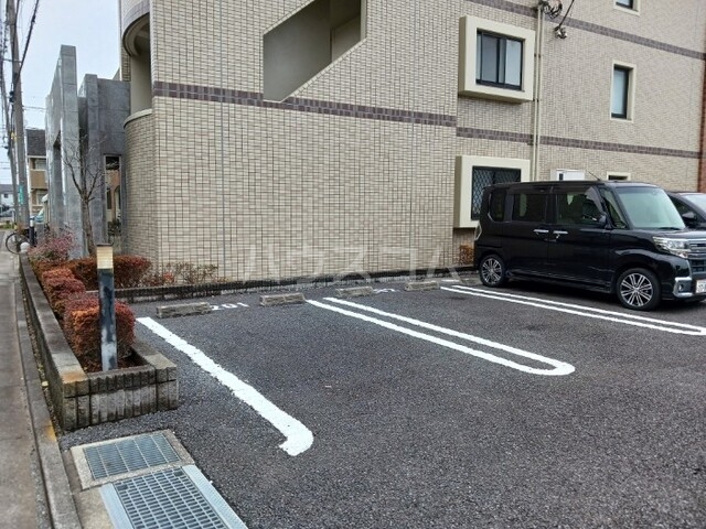 25/30 駐車場