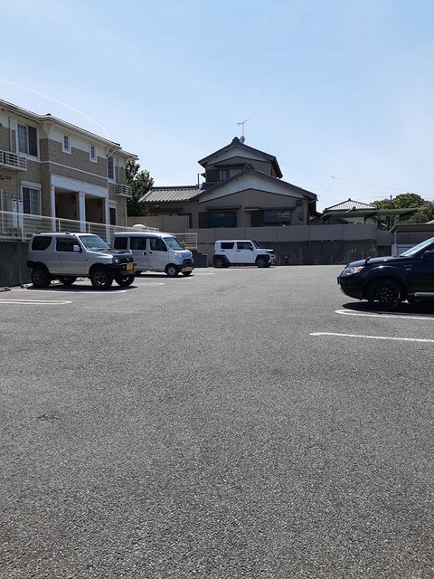 23/30 駐車場