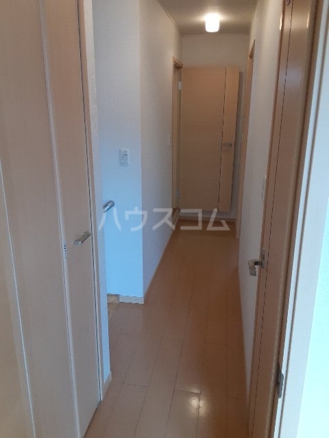 27/30 エントランス