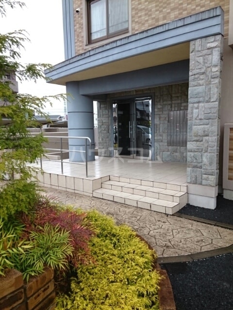 13/20 エントランス