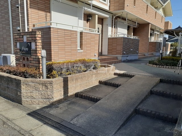 15/26 エントランス