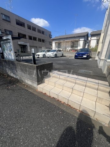 27/30 駐車場