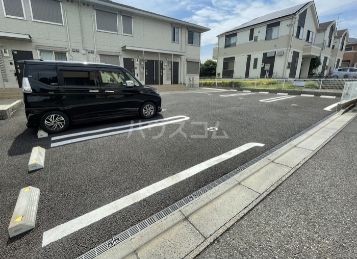 18/28 駐車場
