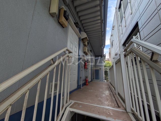 2/2 エントランス